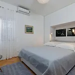 & Nugal Apartment *