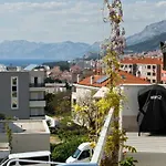 & Nugal * Makarska