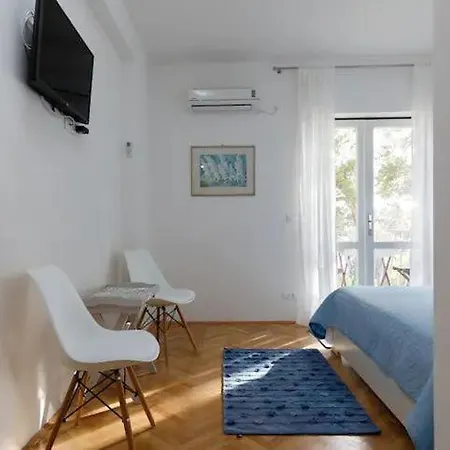 Apartment & Nugal