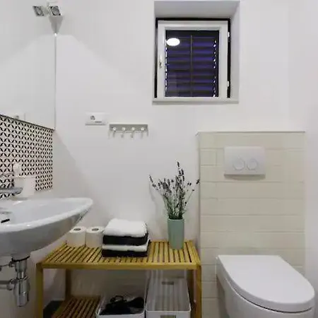 Apartment & Nugal *