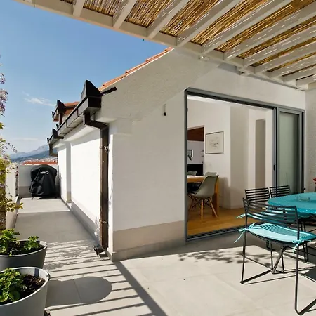 & Nugal Apartment
