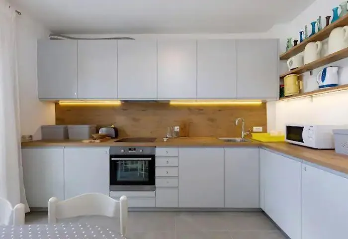 Apartment & Nugal Makarska