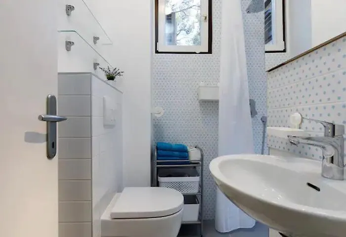 Apartman & Nugal Makarska